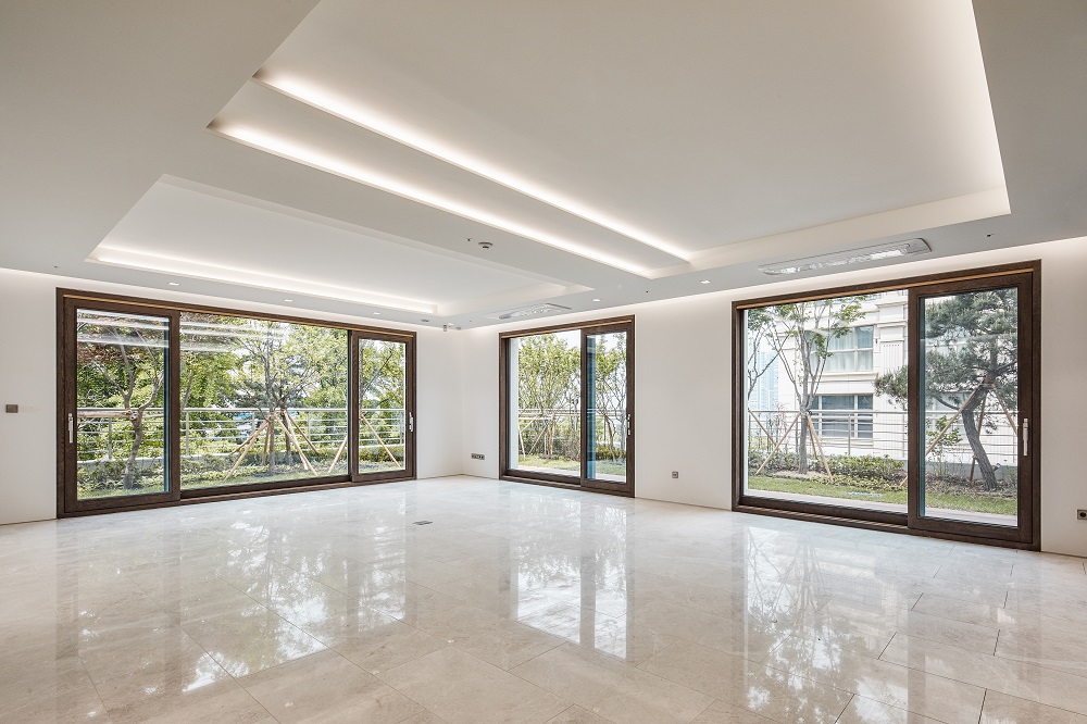 ▲ ‘하이엔드급 고급 빌라’ 자재 인기(사진제공=이건창호)