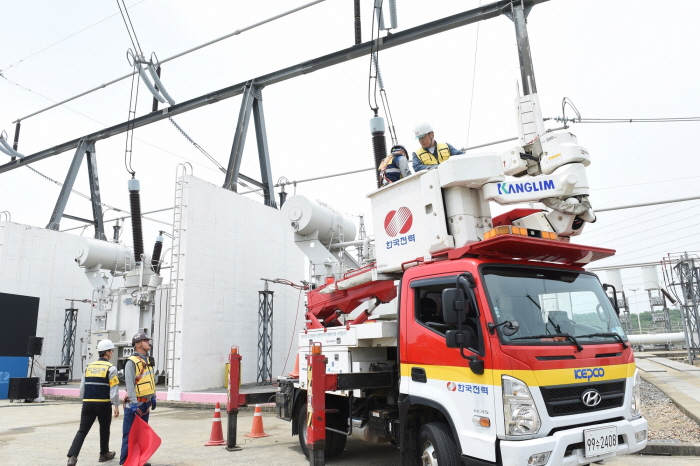 ▲전력설비 테러화재대응 실제훈련 모습.(한국전력)