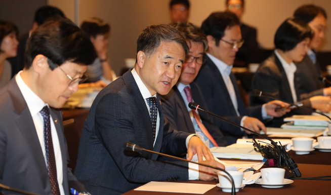 ▲31일 박능후 보건복지부 장관이 오전 서울 플라자호텔에서 열린 국민연금 기금운용위원회에서 인사말을 하고 있다.(연합뉴스)