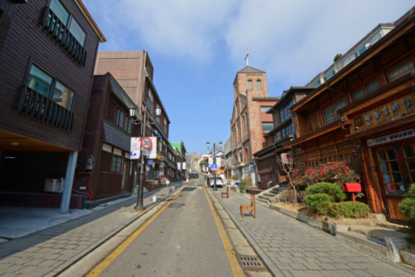 ▲일본식 건물이 남아있는 거리.