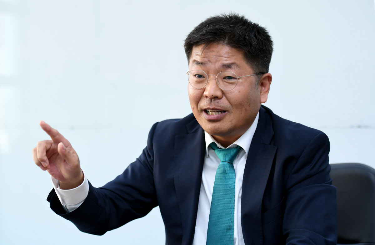 ▲탁용문 교보악사자산운용 퀀트팀장이 4일 서울 종로구 교보악사자산운용에서 이투데이와 인터뷰를 갖고 있다. 신태현 기자 holjjak@