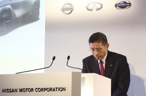 ▲사이카와 히로토 일본 닛산자동차 사장 겸 최고경영자(CEO)가 지난달 14일(현지시간) 요코하마 본사에서 실적 발표 기자회견에 앞서 인사하고 있다. 요코하마/AP뉴시스
