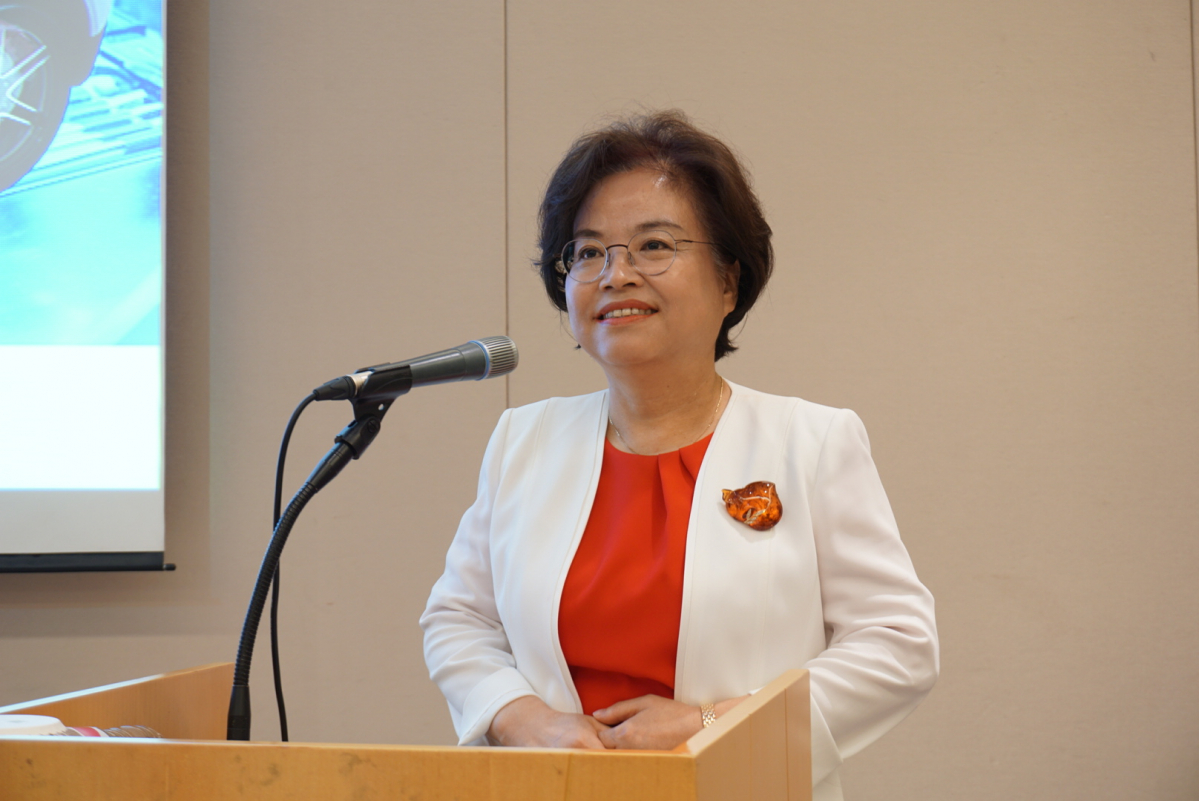 ▲진정아 에이에프더블류.