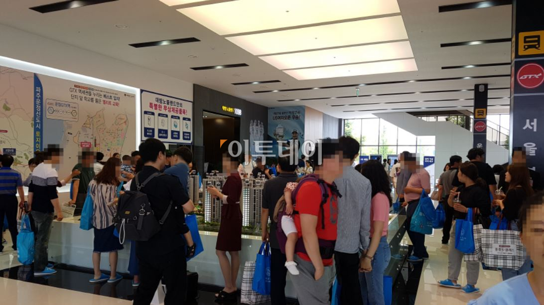 ▲경기도 파주시에 마련된 대방건설 '운정1차 대방노블랜드' 견본주택 내부 모습. 서지희 기자 jhsseo@