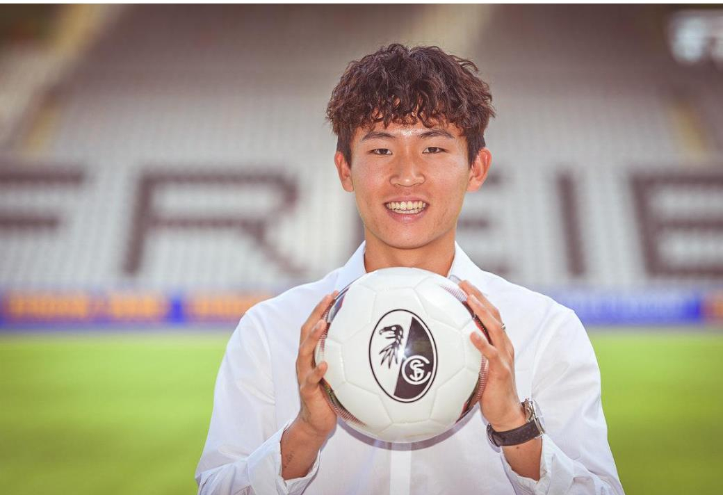 ▲프라이부르크로 이적한 정우영 (출처=프라이부르크 홈페이지 캡처 )