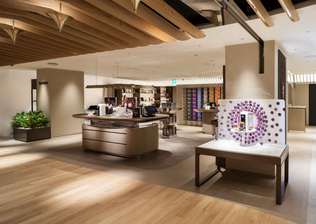 ▲네스프레소(NESPRESSO)가 뉴 콘셉트의 부티크를 롯데백화점 본점 8층에 지난 4월 국내 최초로 오픈했다.