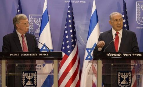 ▲볼턴 미국 백악관 국가안보보좌관(왼쪽)과 네타냐후 이스라엘 총리.(AP/연합뉴스)