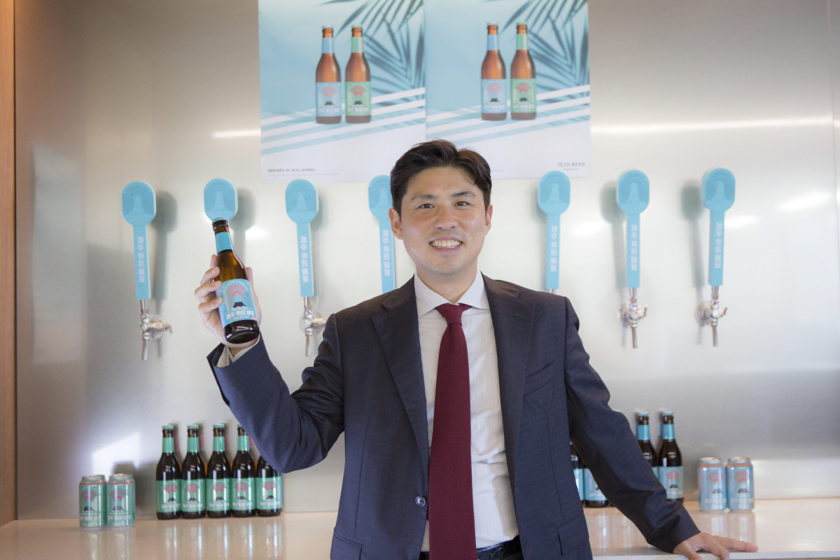 ▲문혁기 제주맥주 대표는 “종량세로 전환되는 주세법 개정안이 국회에서 최종 통과되길 기대한다”며 “이렇게 되면 향후 업계는 품질 경쟁으로 가게 될 것이다. 선진적인 맥주 문화를 한국 소비자들도 누릴 수 있게 될 것이라고 확신한다”고 밝혔다. 사진제공 제주맥주