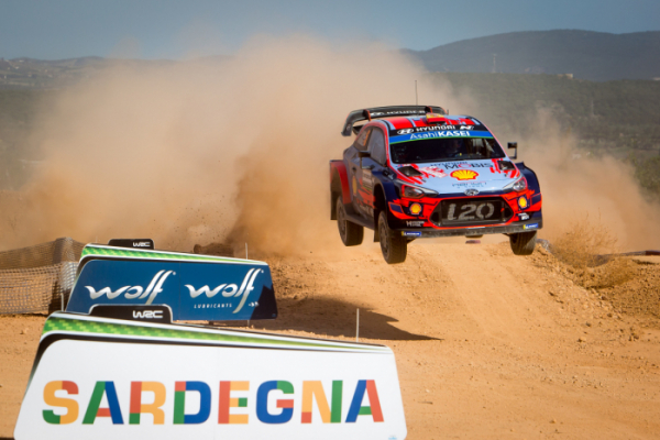 ▲2019 월드랠리챔피언십 8차 대회에서 현대차 i20 Coupe WRC 랠리카가 달리고 있는 모습. (사진제공=현대자동차)