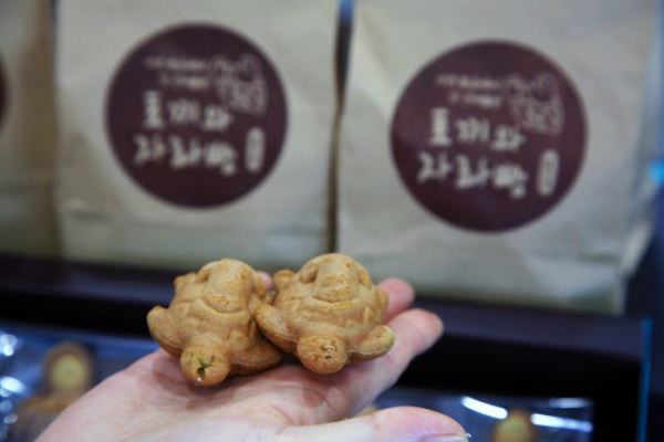▲사천 바다케이블카 2층에서 판매하는 토끼와자라빵.