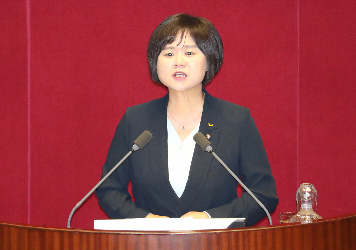 ▲정의당 이정미 대표가 10일 오후 국회 본회의장에서 비교섭단체 대표연설을 하고 있다. (연합뉴스)