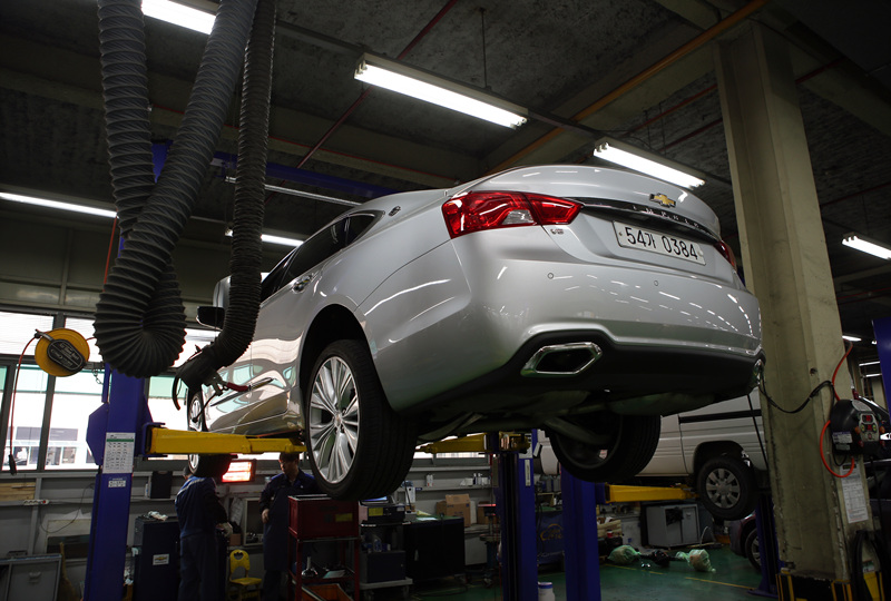 ▲쉐보레(Chevrolet)가 여름철을 맞아 전국 직영서비스센터에서 특별 무상점검 서비스에 나선다. (사진제공=쉐보레)