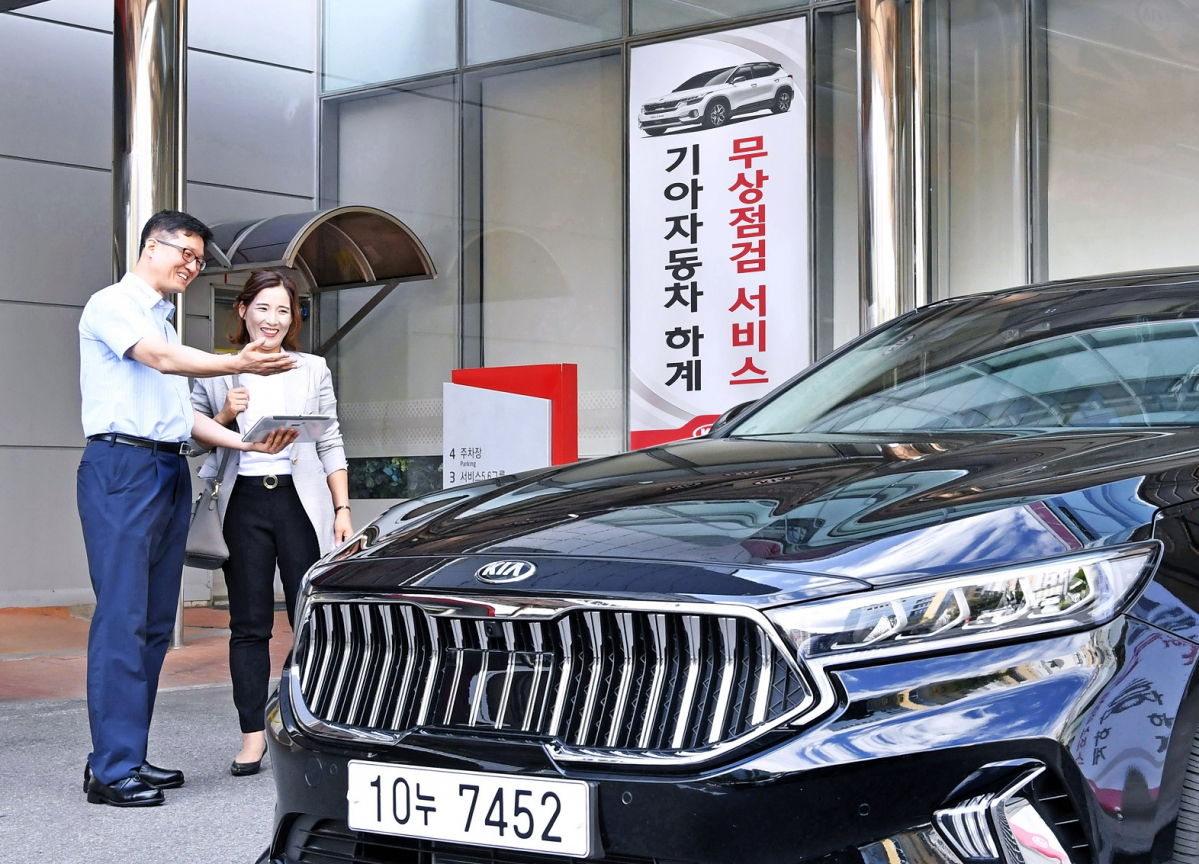 ▲현대ㆍ기아차가 본격적인 여름 휴가철을 맞아 오는 24일부터 사흘 동안 전국 서비스 거점에서 ‘하계 특별 무상점검 서비스’를 시행한다. (사진제공=기아차)