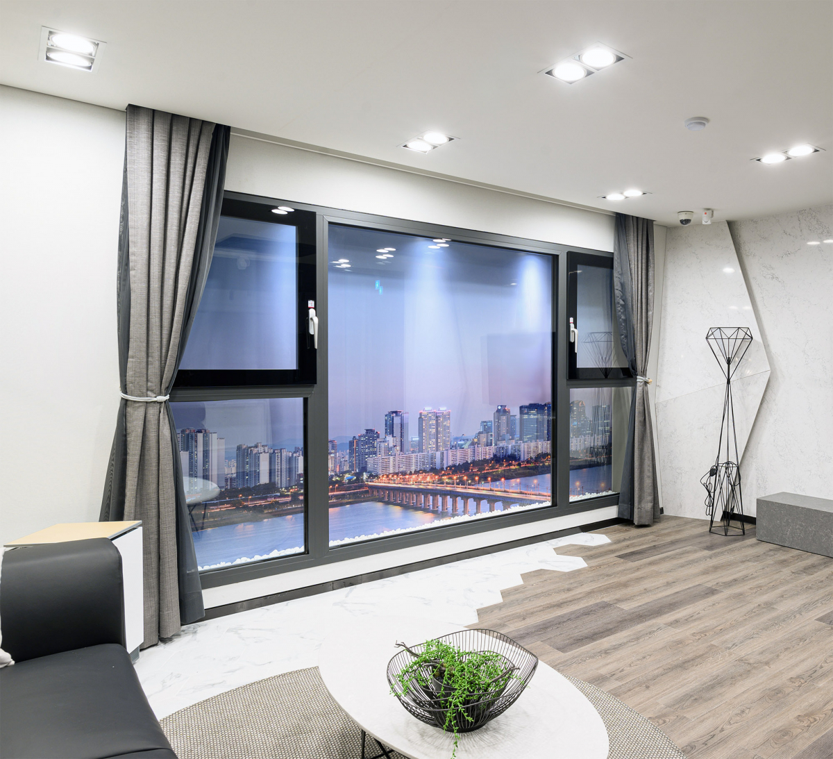 ▲ ‘레하우 90 TT’(사진제공=현대L&C)