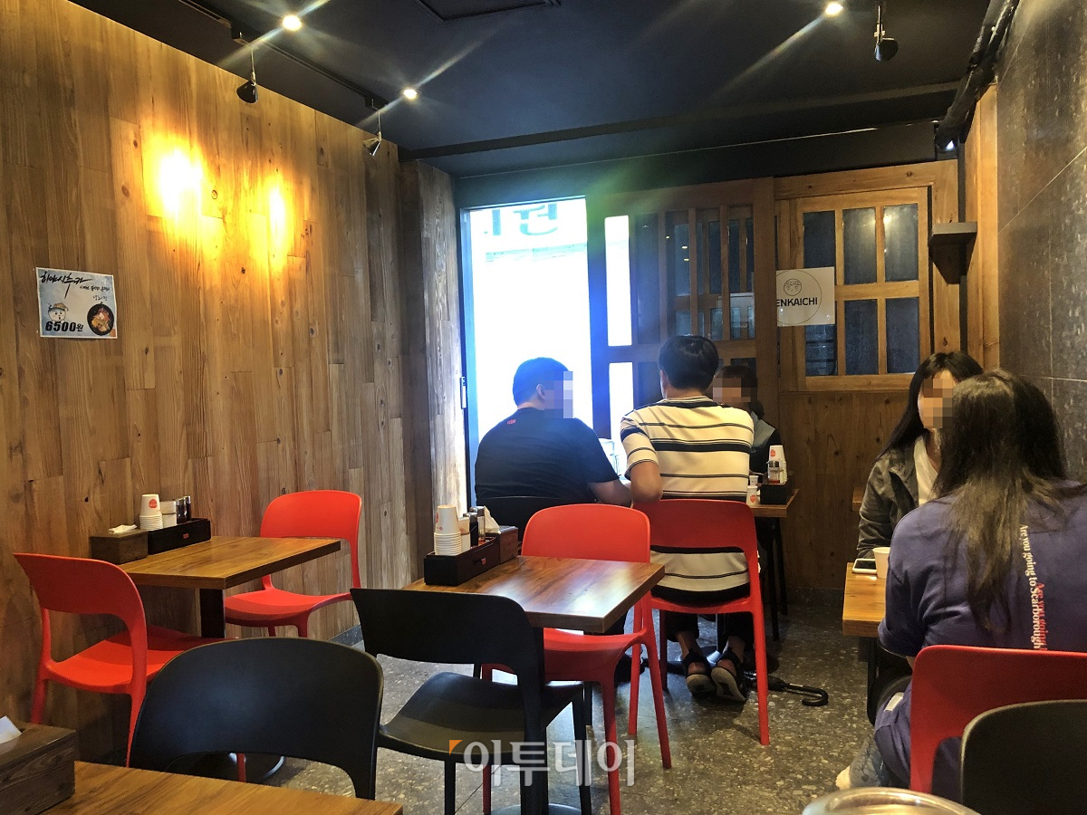 ▲2인용 테이블이 8개. 자리가 많지는 않다. (홍인석 기자 mystic@)