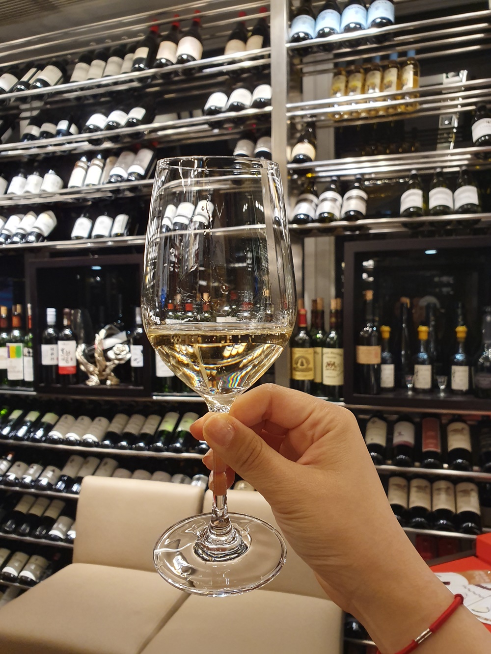 ▲사전에 신청한 와인 시음회에서 다양한 종류의 와인을 맛봤다.(홍콩=김소희 기자 ksh@)