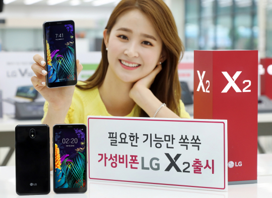 ▲LG전자는 9일 이통3사와 자급제 채널을 통해 실속형 스마트폰 LG X2를 국내 출시한다. (사진제공=LG전자)