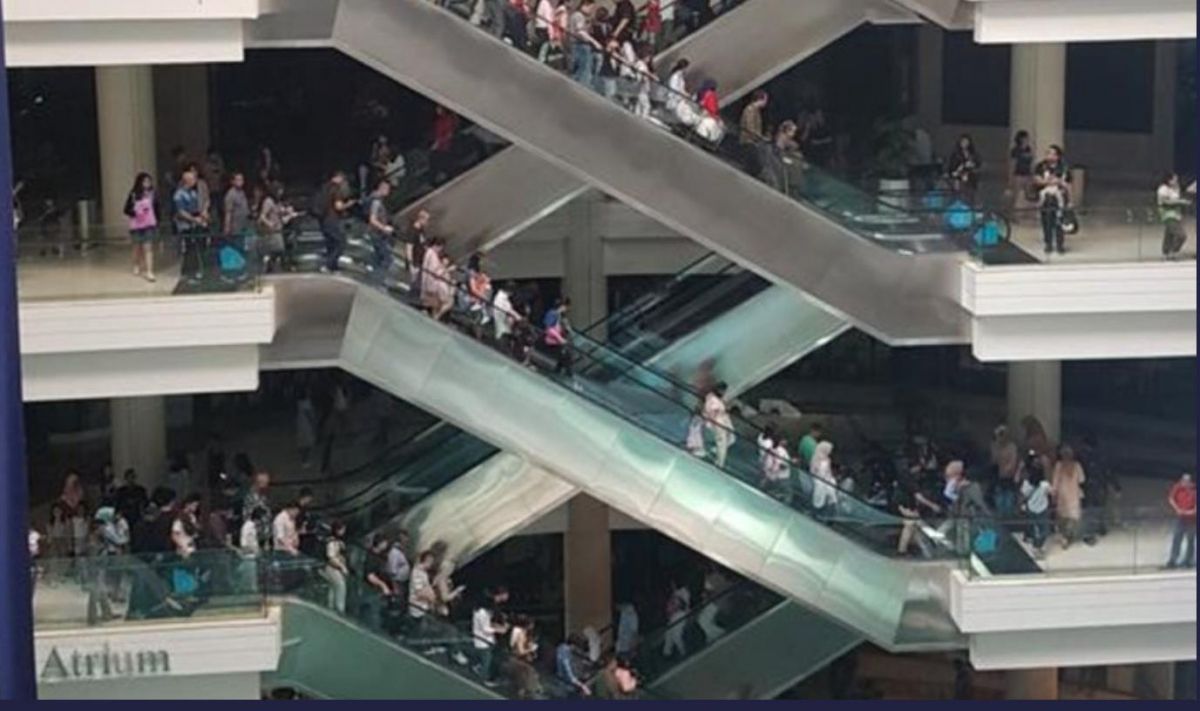 ▲정전이 발생한 인도네시아 수도 자카르타의 한 쇼핑몰 모습. (출처=트위터 계정 캡쳐)