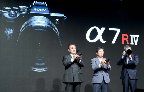 ▲소니가 지난달 17일(현지시간) 중국 베이징에서 디지털 카메라 신제품 발표회를 개최하고 있다. 베이징/신화뉴시스
