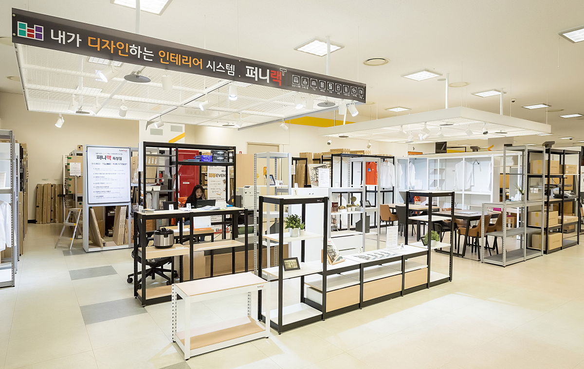 ▲홈씨씨인테리어 인천점에 입점한 조립식 가구 브랜드 퍼니랙. (사진 제공=KCC)