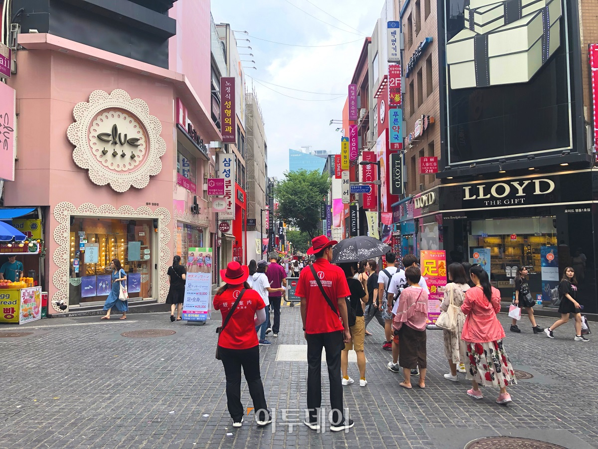 ▲이날 만난 일본인 관광객들은 여전히 한국에 여행오고 싶어하는 일본인들이 많다고 전했다. (홍인석 기자 mystic@)