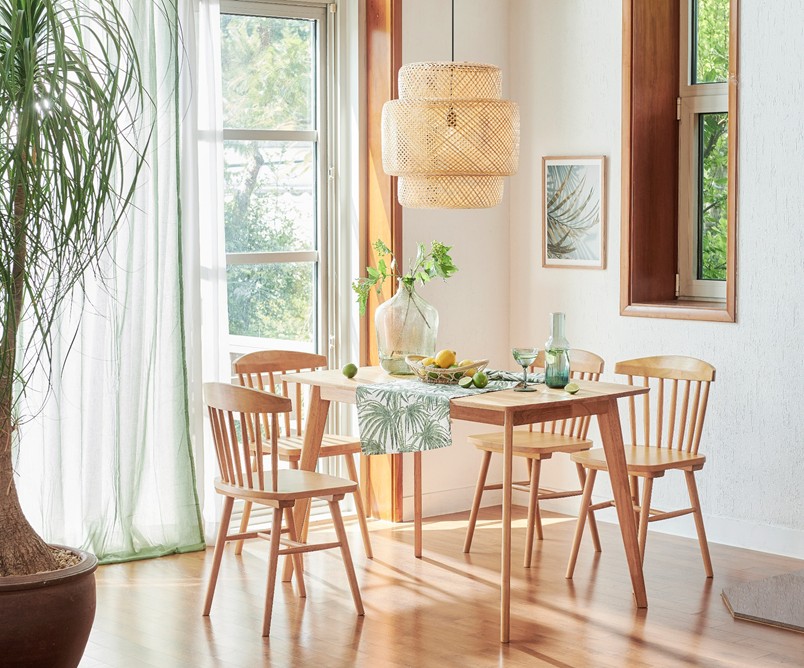 ▲31일까지 한샘몰에서 할인된 가격에 선보이는 포레 원목 식탁 세트 (사진제공=한샘)