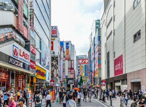 ▲전자제품 매장이 밀집해 있는 일본 도쿄 아키하바라 거리 전경. 출처 게티이미지
