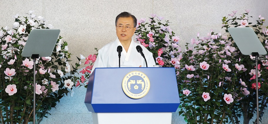 ▲문재인 대통령이 15일 오전 천안 독립기념관 겨레의 집에서 열린 제74주년 광복절 경축식에서 경축사를 하고 있다.(연합뉴스)