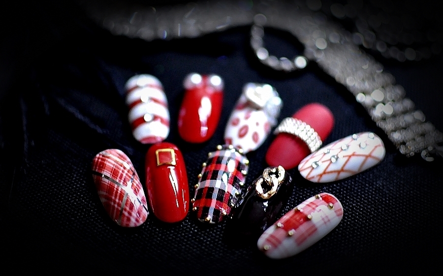 ▲네일스퀘어 장비로 디자인한 네일아트(아우라뷰티)