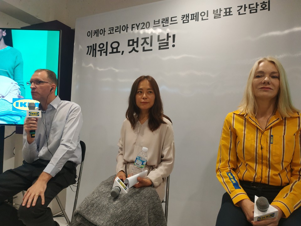 ▲21일 서울 강남역 인근 이케아 팝업스토어에서 열린 기자 간담회에 참석한 이케아코리아 프레드릭 요한손, 마케팅 매니저 최윤하, 기흥점장 안예 하임 (왼쪽부터).(박미선 기자 only@)