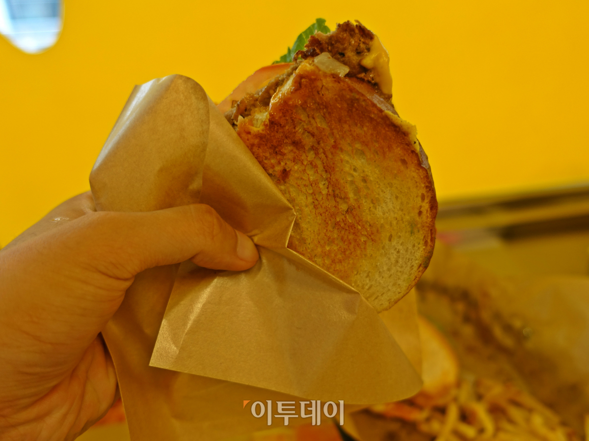 ▲크기가 작아보이지만 먹어보면 양이 적은 편이 아니다. (홍인석 기자 mystic@)