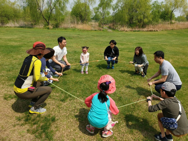 ▲노을여가센터 프로그램 ‘가족숲 치유’(사진 = 서울시)