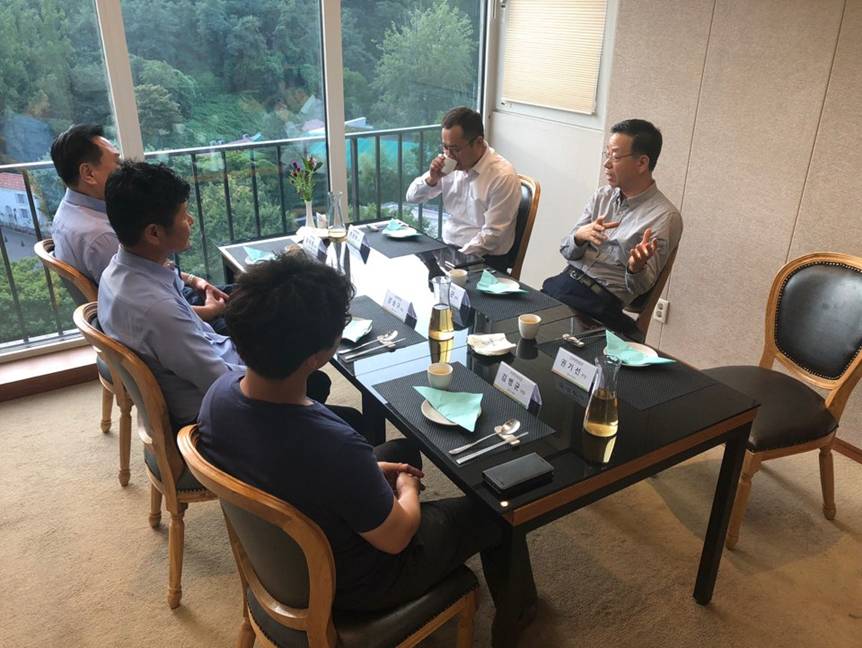 ▲8월 22일 서울에서 노재근 코아스 회장이 대리점들과 파트너스데이를 가졌다.(사진제공=코아스)