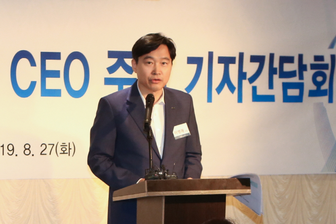 ▲이병래 예탁원 사장이 27일 서울 여의도에서 열린 하반기 예탁원 CEO 기자간담회에서 상반기 주요성과와 하반기 주요사업 추진계획 등을 발표하고 있다. (사진제공=한국예탁결제원)