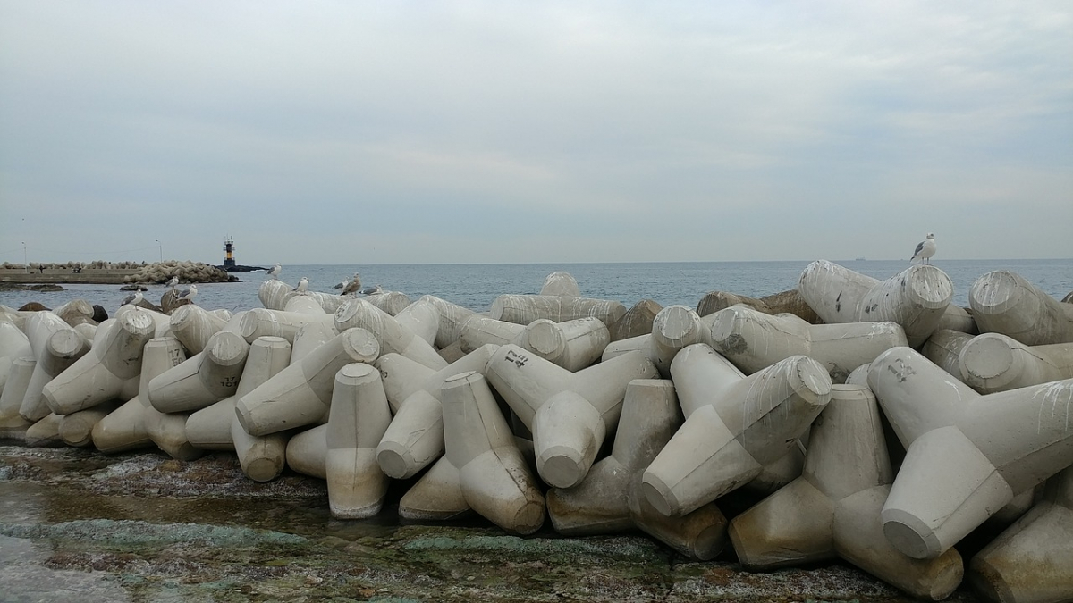 ▲방파제 파도저감시설(소파블럭).(이투데이DB)