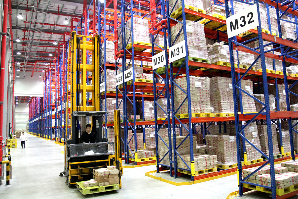 ▲광주_통합물류센터 12m_높이의 6단선반(CJ ENM 오쇼핑부문 제공)