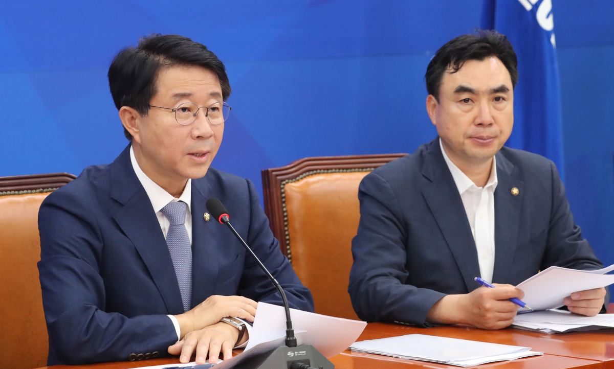 ▲더불어민주당 조정식 정책위의장이 3일 오전 국회에서 열린 원내대책회의에서 발언하고 있다. (연합뉴스)