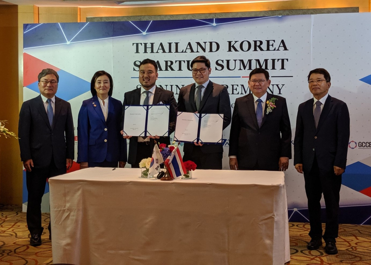 ▲류준우 보맵 대표와 처브 태국법인 COO가 태국 사업협력을 위한 업무협약을 맺고 기념사진을 촬영하고 있다. (출처=보맵)