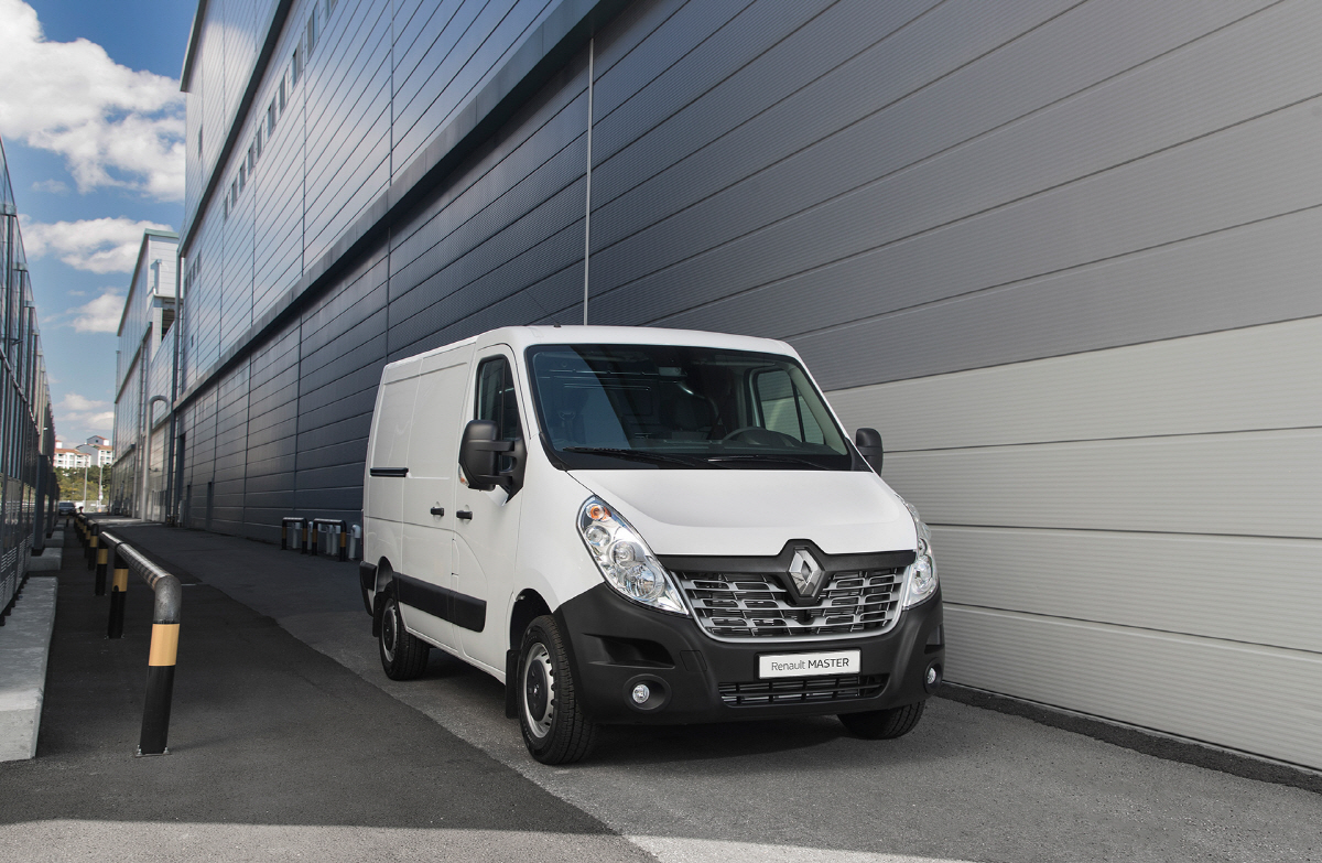 ▲유럽 현지에서 줄곧 세그먼트 판매 1위를 기록해온 르노 마스터가 국내에서 인기다. 다양한 전자장비를 바탕으로 안전성을 크게 확대한 점이 주목된다. 사진제공 르노삼성