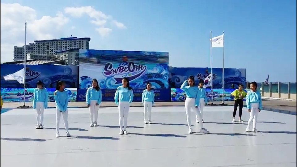 ▲소니아코리아 브랜드 아이소니아(isonia) 레깅스와 티셔츠를 입은 부산붐붐치어리딩 선수단 모습