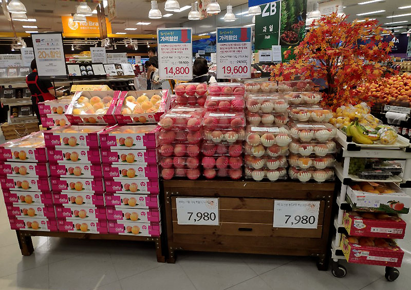 ▲영등포 이마트에서는 추석을 앞두고 각종 선물세트 판매와 할인 이벤트가 진행됐다. (이재영 기자 ljy403@)