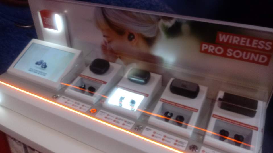 ▲독일 베를린에서 열리는 IFA 2019에서 하만이 전시할 무선 이어폰 (한영대 기자 yeongdai@)