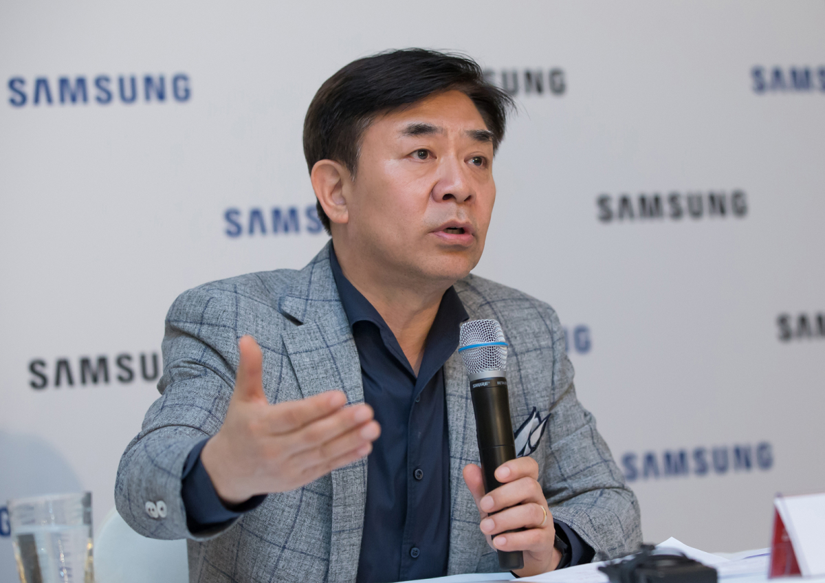 ▲김현석 삼성전자 CE(소비자가전)부문장(사장)이 5일(현지시간) 독일 베를린에서 가전박람회 ‘IFA 2019’ 개막에 앞서 열린 기자 간담회에서 기자들의 질문에 대답하고 있다. (사진제공=삼성전자)