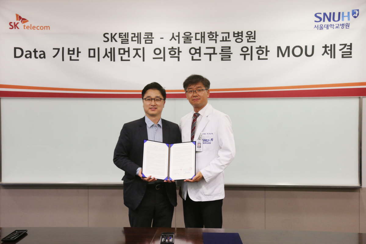 ▲왼쪽부터 홍승진 AI 홈 유닛장, 서울대병원 영상의학과 이창현 교수(서울대병원)