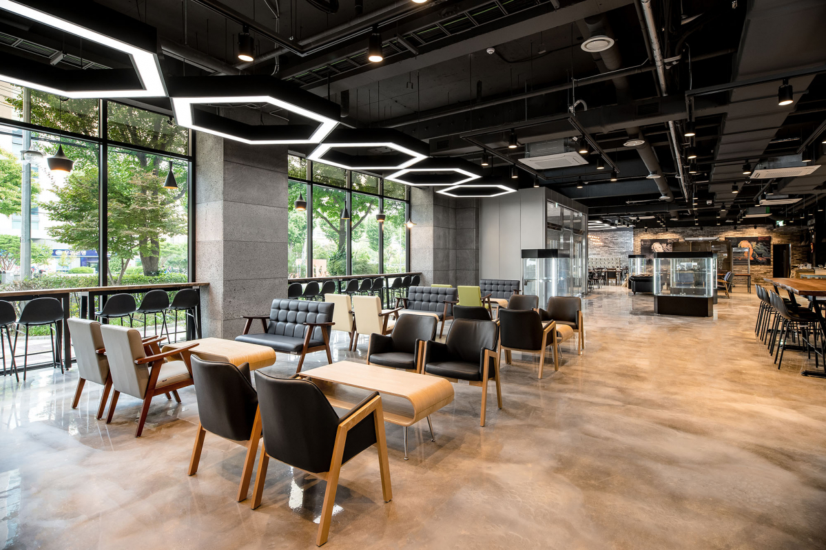 ▲점프업허브 로비