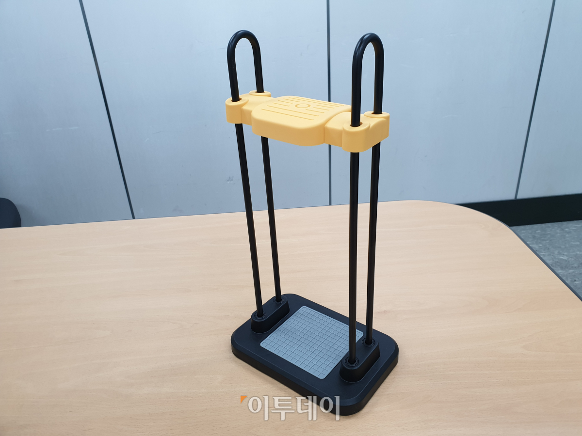 ▲캔‧페트병 압축기(김정웅 기자 cogito@)