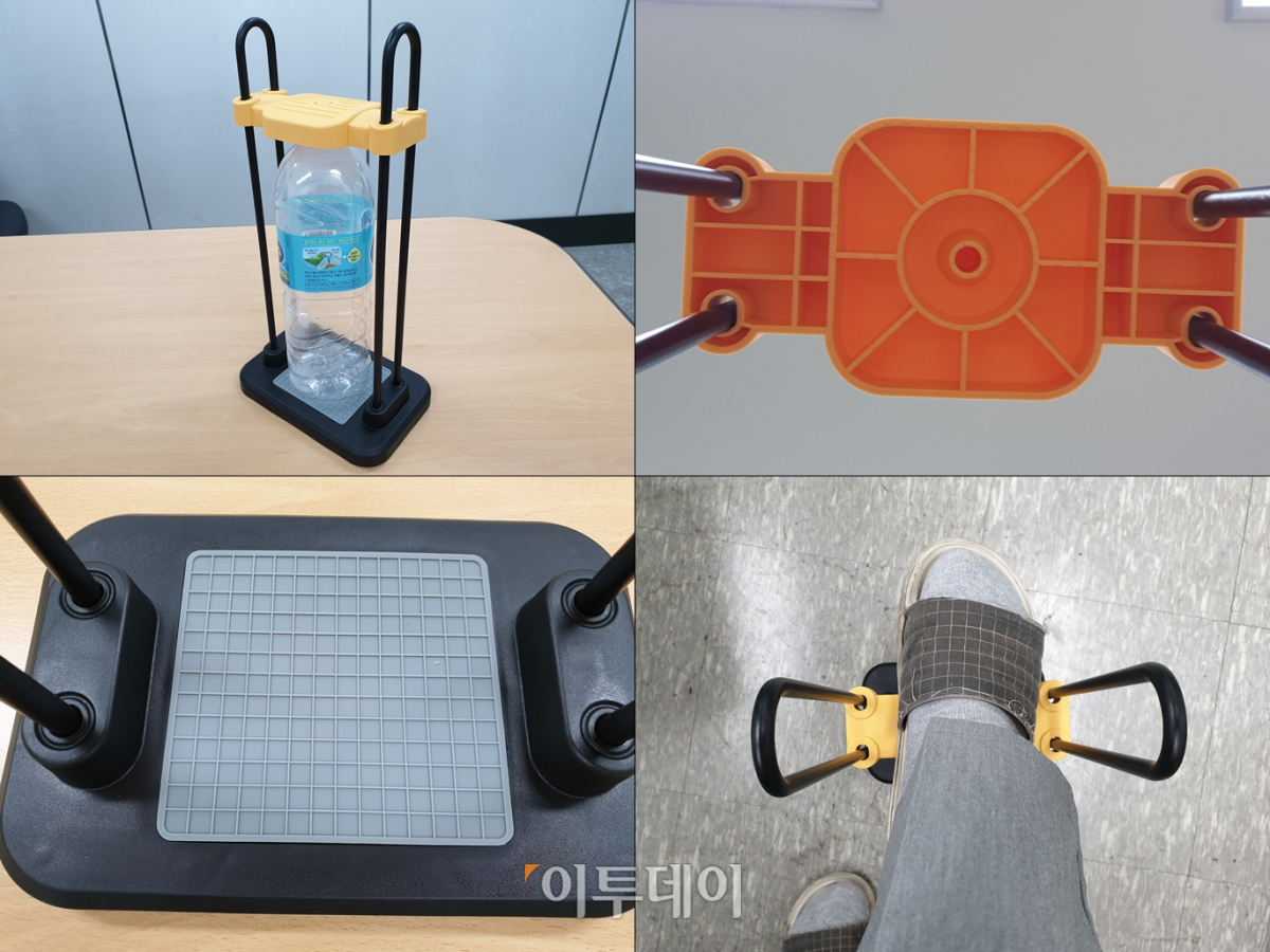▲가운데 페트병이나 캔을 끼워놓고 누르면 된다. 윗면은 사진 오른쪽 위처럼, 실리콘으로 만든 아랫부분은 사진 왼쪽 아래처럼 돼 있다. 밟아서 사용하는게 원칙이다. (김정웅 기자 cogito@)