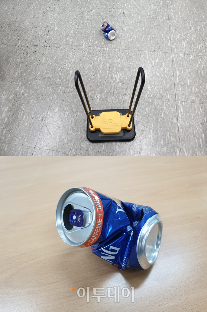 ▲캔이 저 멀리 가 있는 이유는 후술한다. 생각보다 압축이 쉽지가 않다. (김정웅 기자 cogito@)