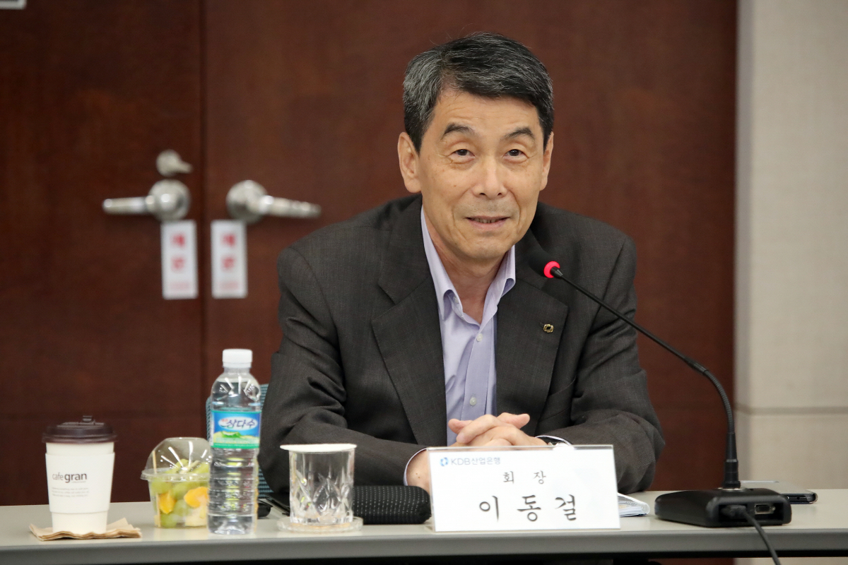 ▲이동걸 KDB산업은행 회장이 10일 여의도 본점에서 열린 '취임 2주년 기자간담회'에서 발언하고 있다.(사진제공=산업은행)
