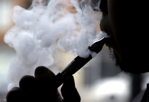 ▲뉴욕주가 가향 전자담배 판매를 금지하는 긴급규제책을 내놓을 예정이다. AP연합뉴스 
